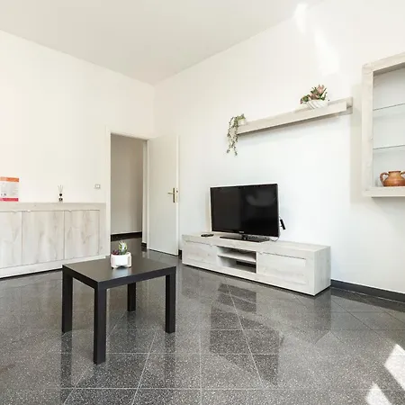 Cozy Apartment, 400m From Beaches And Sea Apartment Genoa
